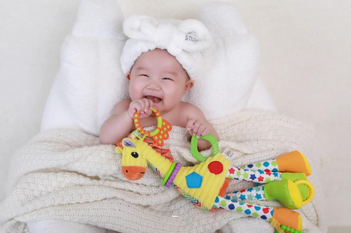 三明三个月宝宝正确抱姿